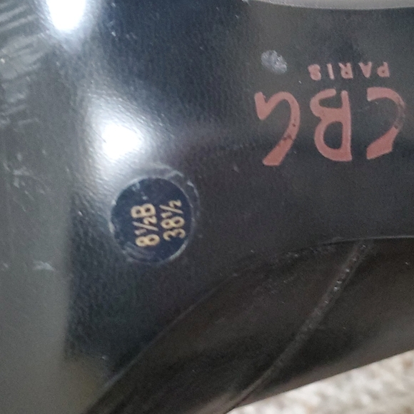 BCBG 8 1/2 black heels - Picture 6 of 11